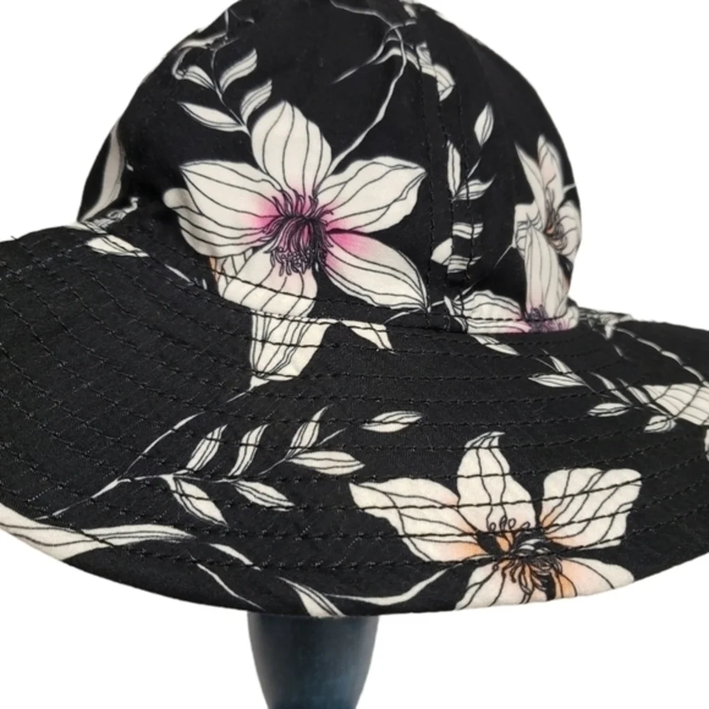 O'Neill Floral‎ Hat  100% Cotton Excellent Pre-owned Condition